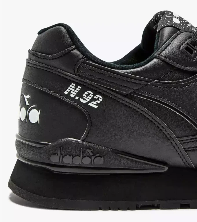 Baskets de sport N.92 L