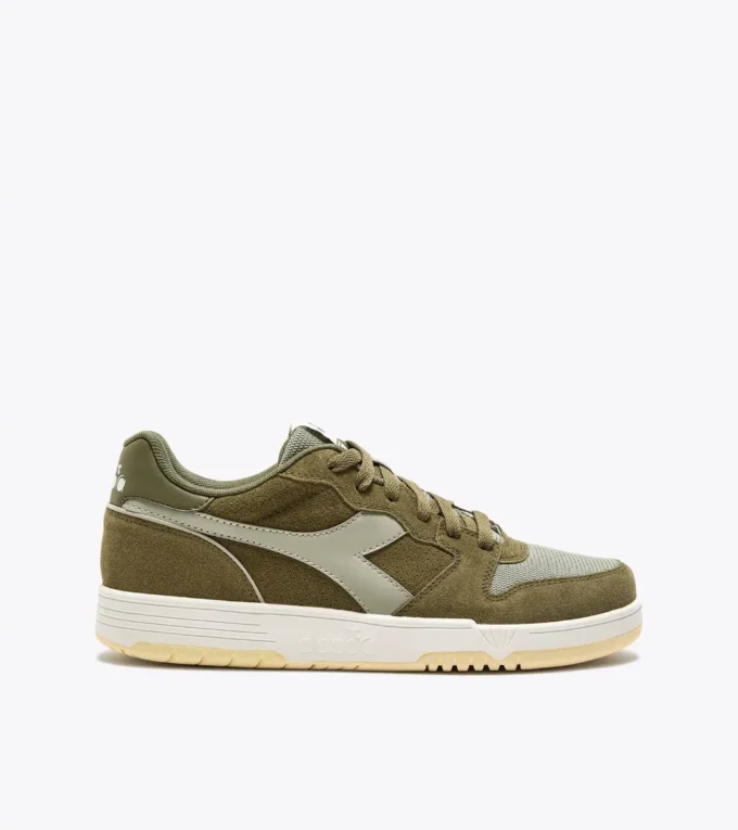 Baskets en daim Deuce M2