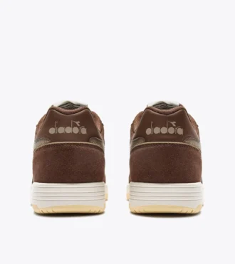 Baskets en daim Deuce M2