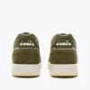 Baskets en daim Deuce M2