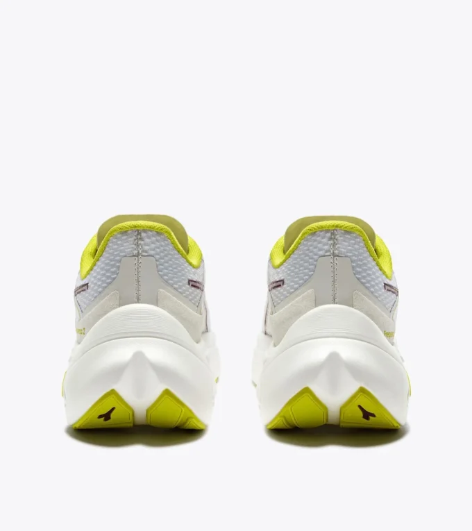 Chaussures de course Frequenza 2 W – Légèreté et réactivité Chaussures de course Frequenza 2 W – Légèreté et réactivité