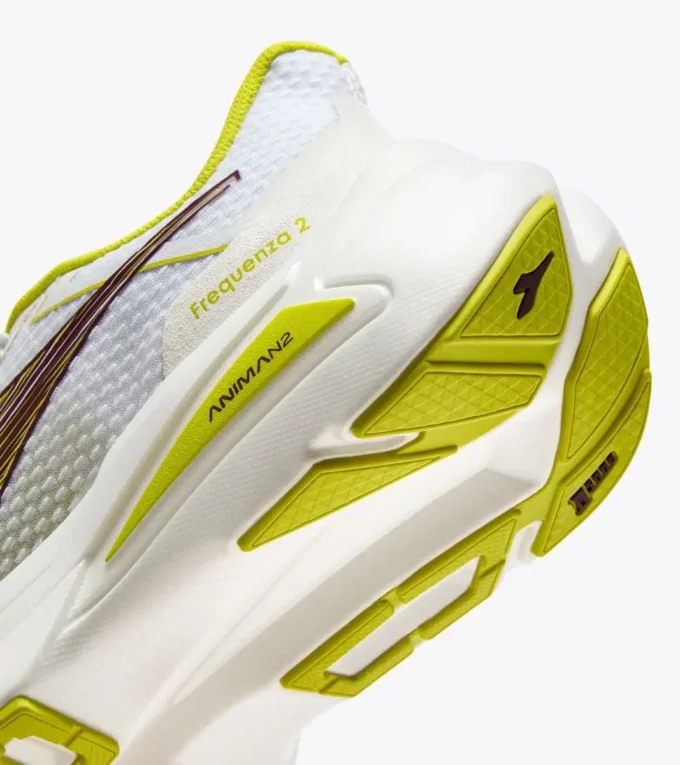 Chaussures de course Frequenza 2 W – Légèreté et réactivité Chaussures de course Frequenza 2 W – Légèreté et réactivité