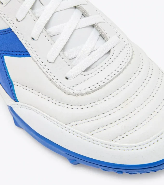Chaussures de futsal Calcetto II LT TF – Semelle extérieure spécifique pour terrains synthétiques/durs Chaussures de futsal Calcetto II LT TF – Semelle extérieure spécifique pour terrains synthétiques/durs