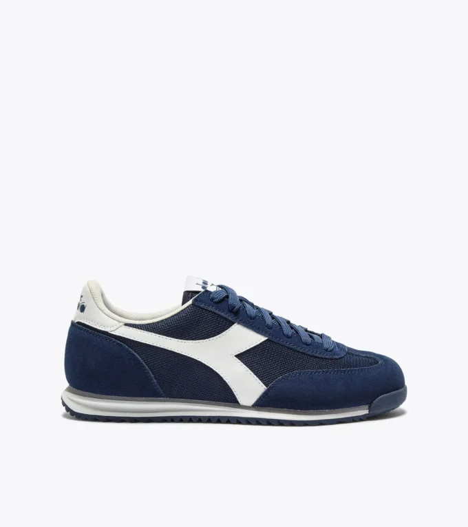 Cross Baskets basses en daim Cross Baskets basses en daim