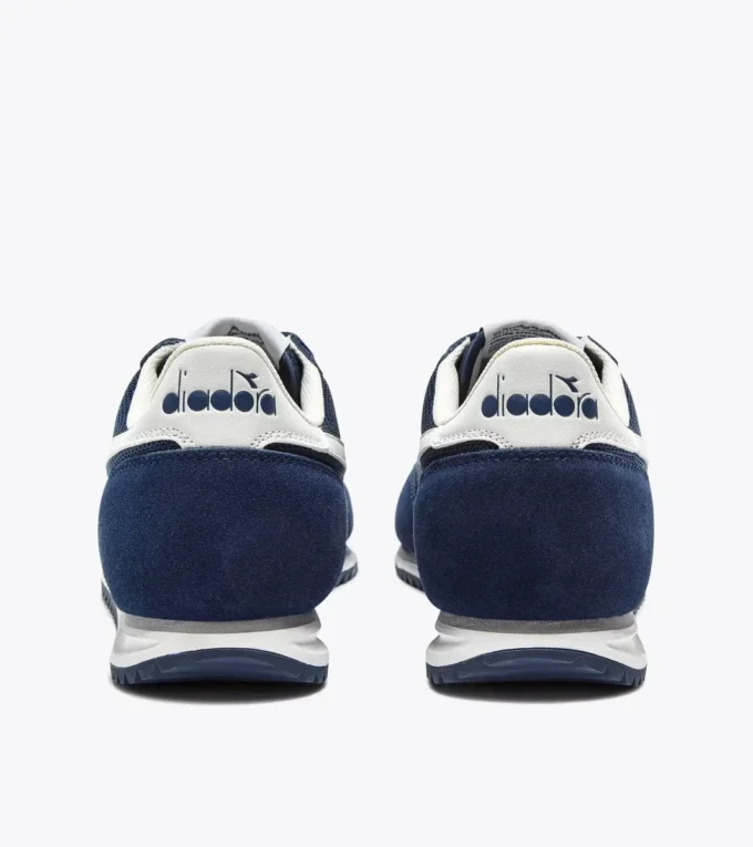 Cross Baskets basses en daim Cross Baskets basses en daim