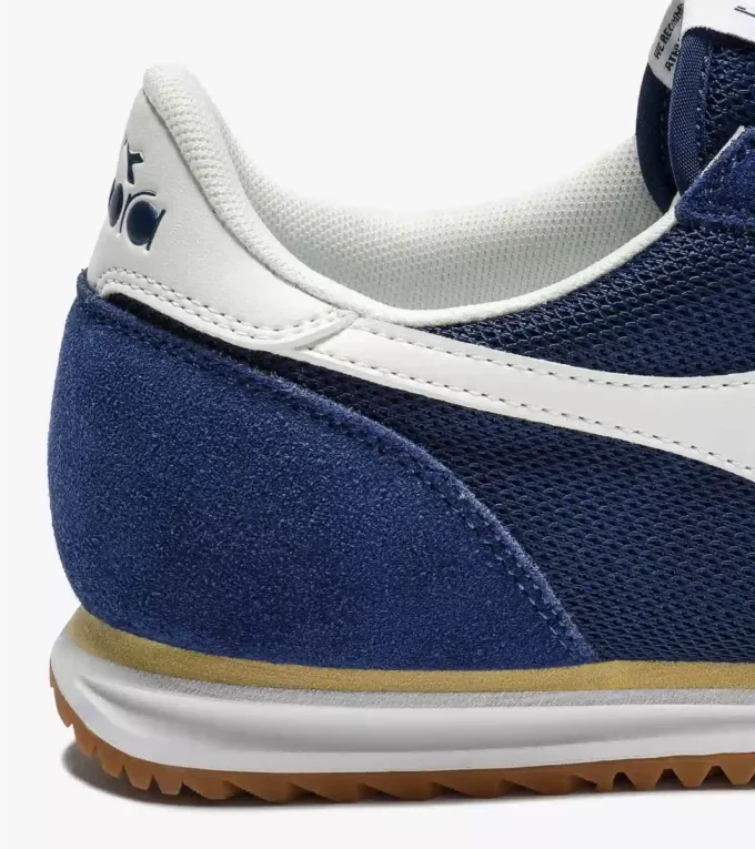Cross Baskets basses en daim Cross Baskets basses en daim