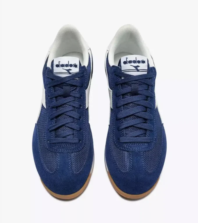 Cross Baskets basses en daim Cross Baskets basses en daim