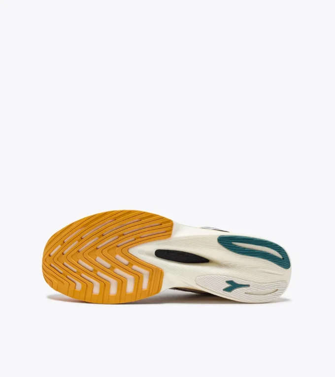 Gara Carbon Chaussure de course sur route et piste – Fibre de carbone Gara Carbon Chaussure de course sur route et piste – Fibre de carbone