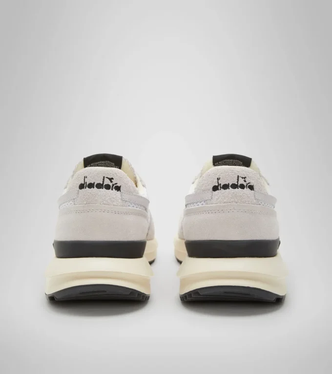Kmaro 42 Suede Mesh Chaussures de sport – Unisexe Kmaro 42 Suede Mesh Chaussures de sport – Unisexe