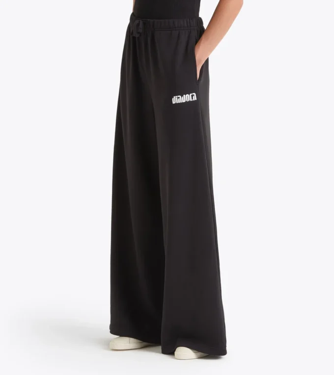 L. Pantalon Flare Athl. Logo Pantalon de survêtement à la coupe décontractée L. Pantalon Flare Athl. Logo Pantalon de survêtement à la coupe décontractée