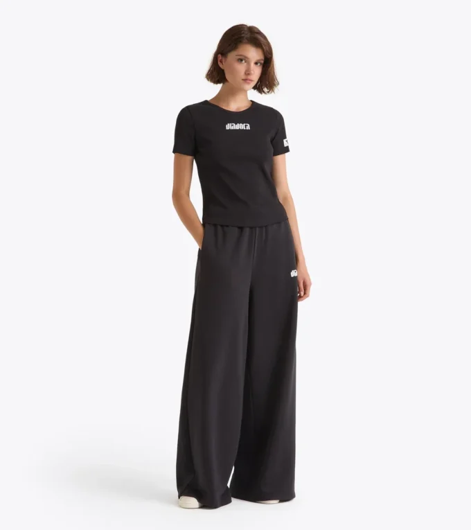 L. Pantalon Flare Athl. Logo Pantalon de survêtement à la coupe décontractée L. Pantalon Flare Athl. Logo Pantalon de survêtement à la coupe décontractée