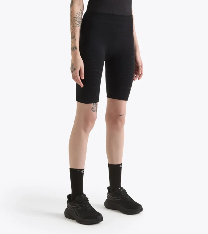 L. Stratouno Short technique mi-long pour le contrôle de la température – Running L. Stratouno Short technique mi-long pour le contrôle de la température – Running