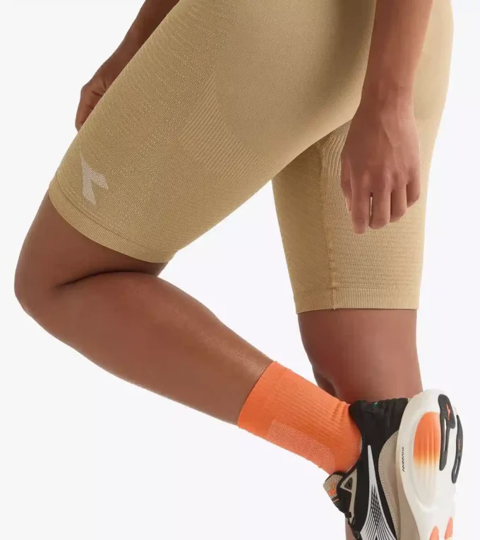 L. Stratouno Short technique mi-long pour le contrôle de la température – Running L. Stratouno Short technique mi-long pour le contrôle de la température – Running