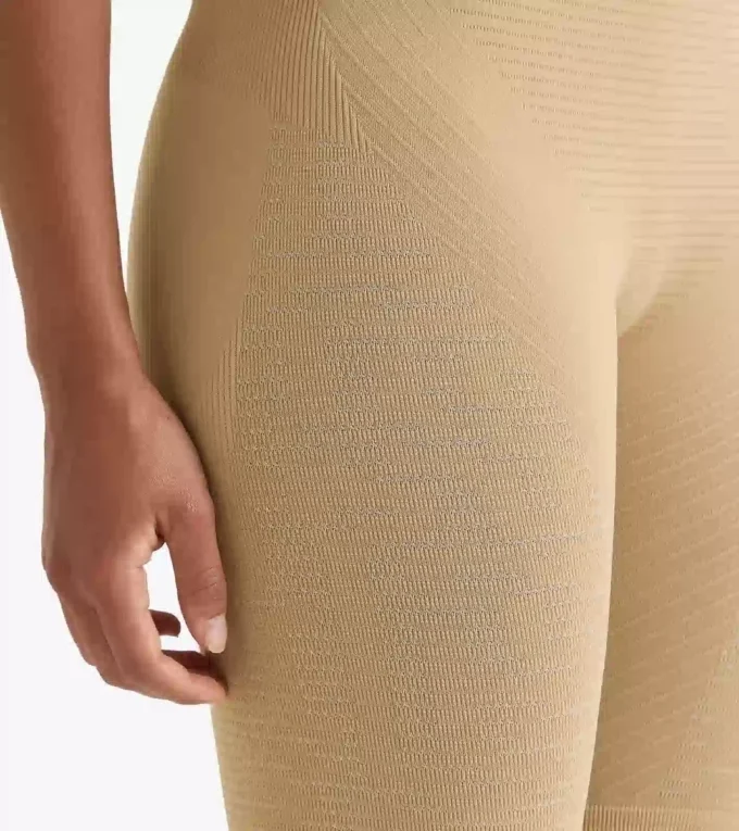 L. Stratouno Short technique mi-long pour le contrôle de la température – Running L. Stratouno Short technique mi-long pour le contrôle de la température – Running