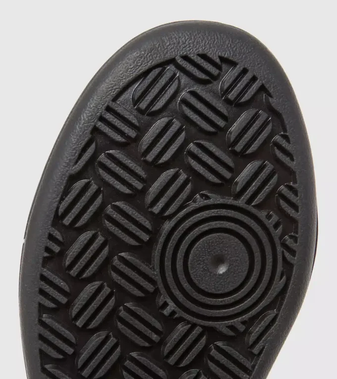 Magic Basket Low Suede Wn Baskets sportives Magic Basket Low Suede Wn Baskets sportives