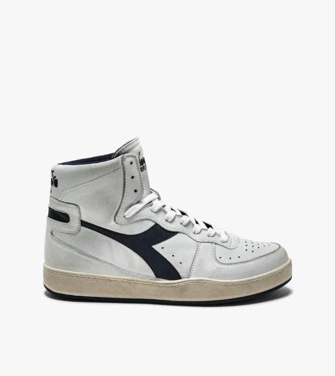 Mi Basket Chaussure Heritage d’occasion – Unisexe Mi Basket Chaussure Heritage d’occasion – Unisexe