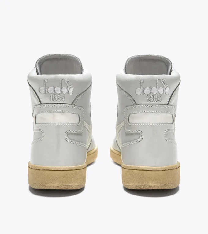 Mi Basket Chaussure Heritage d’occasion – Unisexe Mi Basket Chaussure Heritage d’occasion – Unisexe