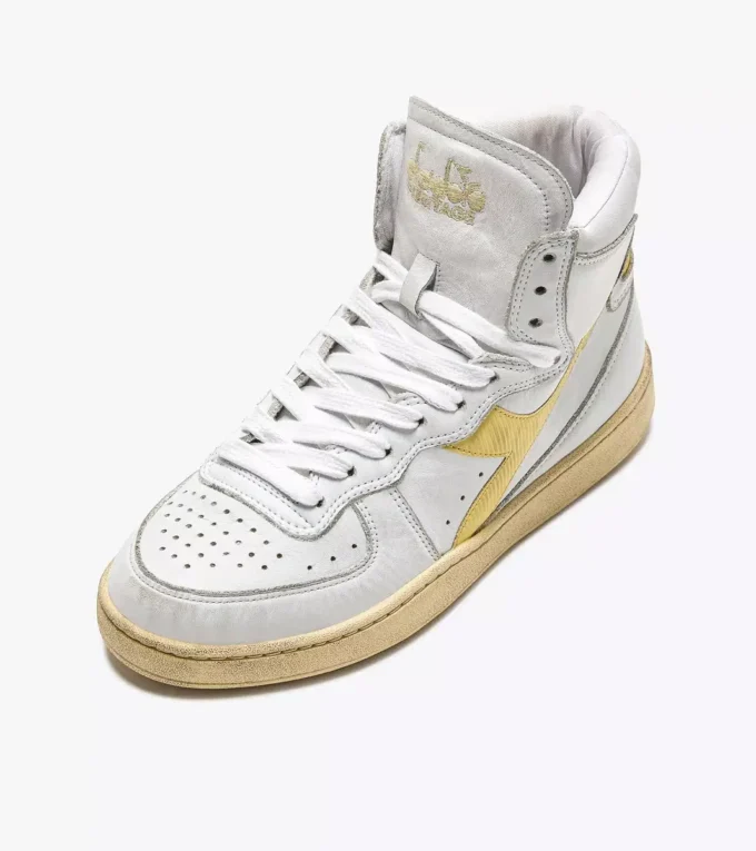Mi Basket Chaussure Heritage d’occasion – Unisexe Mi Basket Chaussure Heritage d’occasion – Unisexe