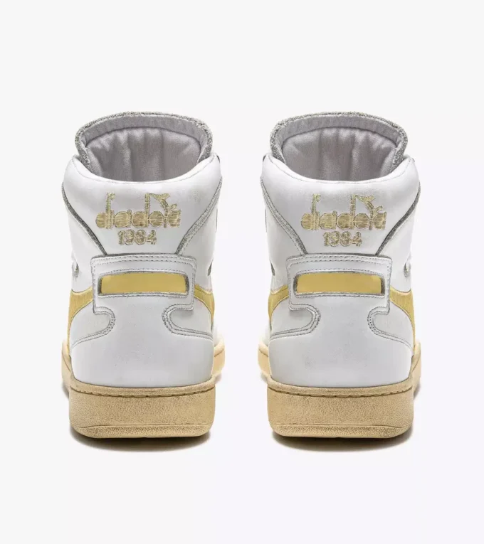Mi Basket Chaussure Heritage d’occasion – Unisexe Mi Basket Chaussure Heritage d’occasion – Unisexe