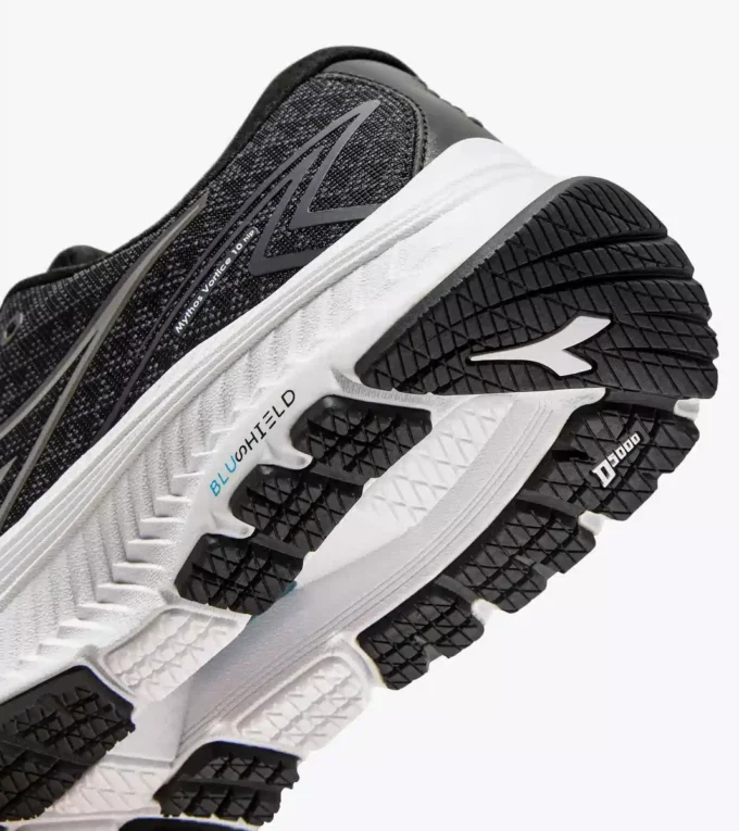 Mythos Blushield 10 Vortice Hip W Chaussure de course avec détails réfléchissants – Amorti et protection Mythos Blushield 10 Vortice Hip W Chaussure de course avec détails réfléchissants – Amorti et protection