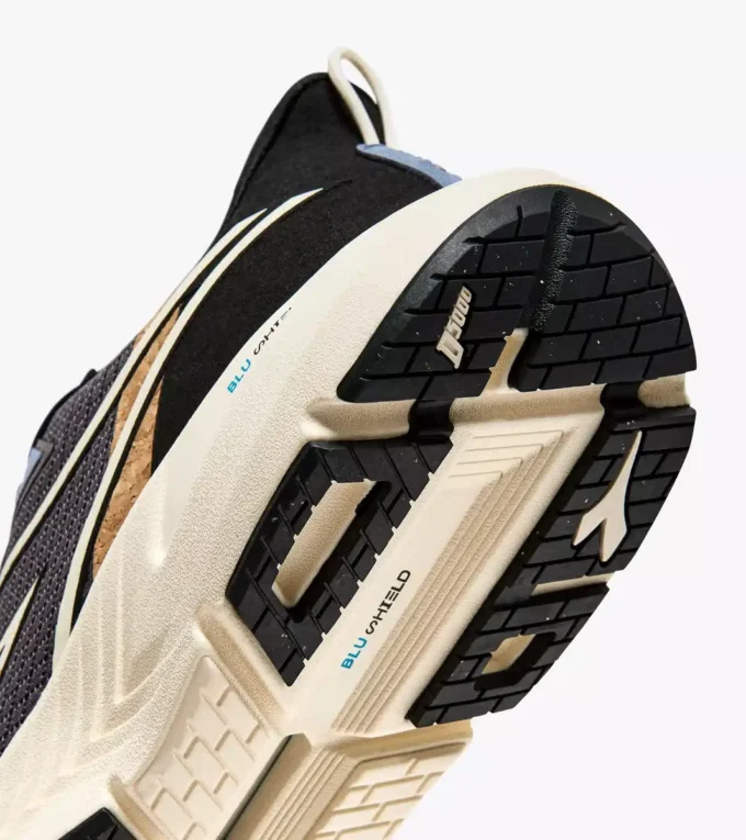 Mythos Blushield Volo 4 2030 Chaussure de course – Fabriquée à partir de matériaux à faible impact environnemental Mythos Blushield Volo 4 2030 Chaussure de course – Fabriquée à partir de matériaux à faible impact environnemental