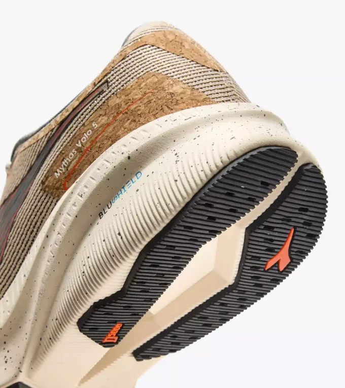 Mythos Blushield Volo 5 2030 Chaussure de course à faible impact environnemental – Stabilité et légèreté Mythos Blushield Volo 5 2030 Chaussure de course à faible impact environnemental – Stabilité et légèreté