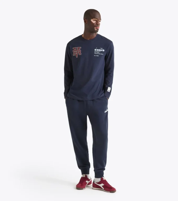 T-shirt Ls Run Valley T-shirt inspiré du style universitaire – Run Valley T-shirt Ls Run Valley T-shirt inspiré du style universitaire – Run Valley