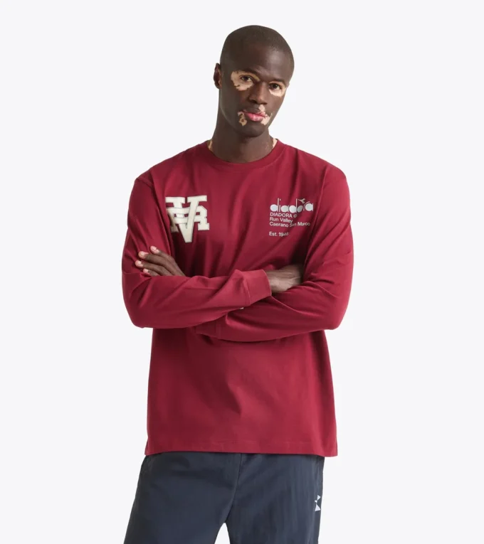 T-shirt Ls Run Valley T-shirt inspiré du style universitaire – Run Valley T-shirt Ls Run Valley T-shirt inspiré du style universitaire – Run Valley