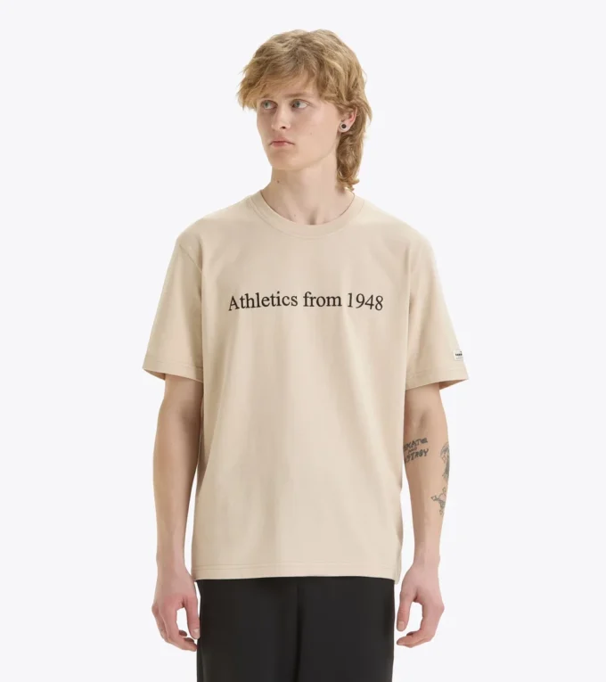 T-shirt Ss Legacy T-shirt 50 % coton recyclé – Fabriqué en Italie – Unisexe T-shirt Ss Legacy T-shirt 50 % coton recyclé – Fabriqué en Italie – Unisexe
