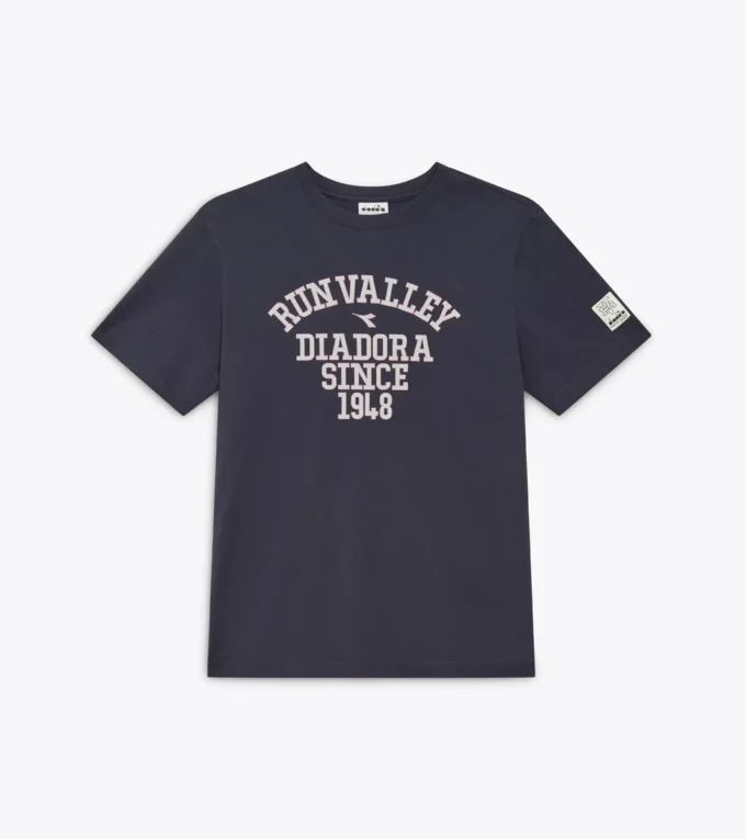 T-shirt Ss Run Valley T-shirt inspiré du style universitaire – Run Valley T-shirt Ss Run Valley T-shirt inspiré du style universitaire – Run Valley