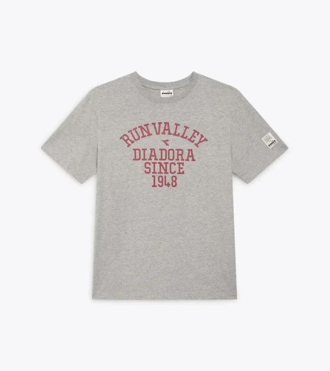T-shirt Ss Run Valley T-shirt inspiré du style universitaire – Run Valley T-shirt Ss Run Valley T-shirt inspiré du style universitaire – Run Valley