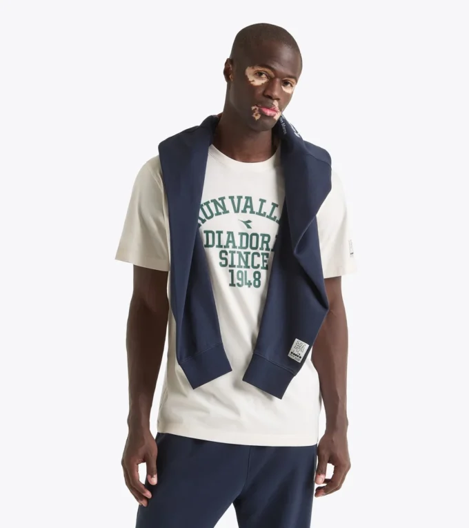 T-shirt Ss Run Valley T-shirt inspiré du style universitaire – Run Valley T-shirt Ss Run Valley T-shirt inspiré du style universitaire – Run Valley